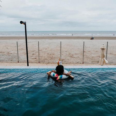 Timur Bay Groundfloor Pool & Seaview Kuantan Kültér fotó