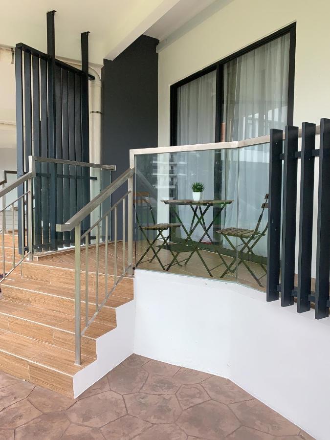 Timur Bay Groundfloor Pool & Seaview Kuantan Kültér fotó