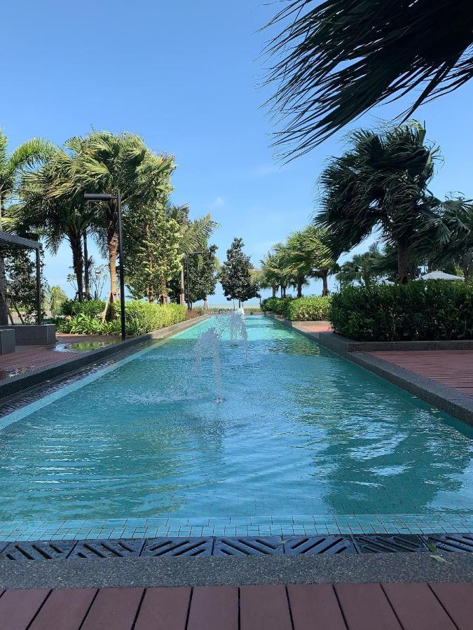 Timur Bay Groundfloor Pool & Seaview Kuantan Kültér fotó