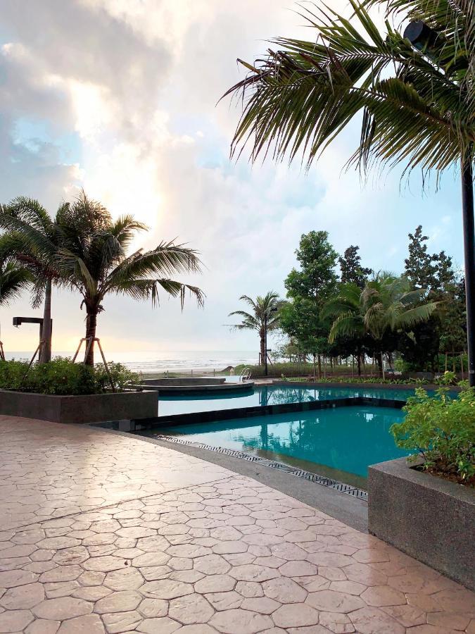 Timur Bay Groundfloor Pool & Seaview Kuantan Kültér fotó