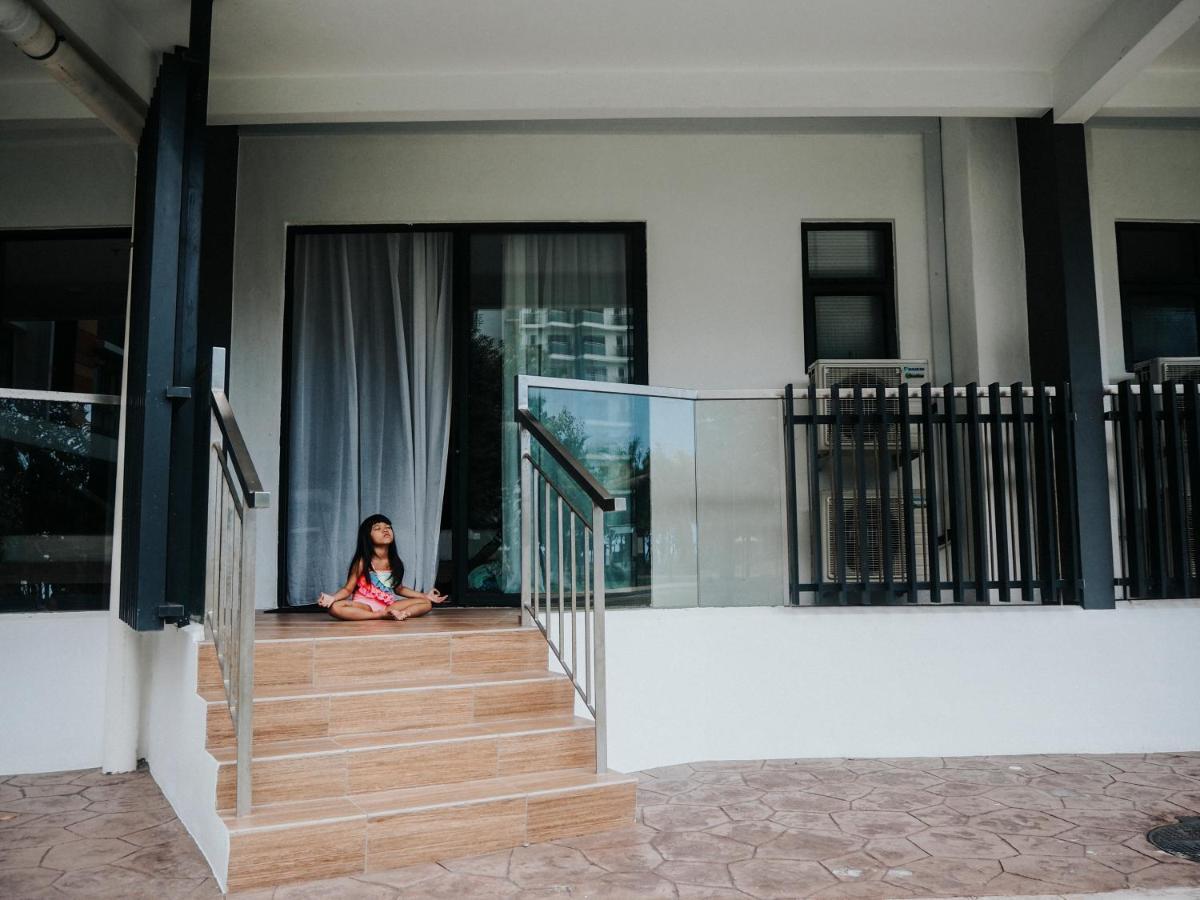 Timur Bay Groundfloor Pool & Seaview Kuantan Kültér fotó